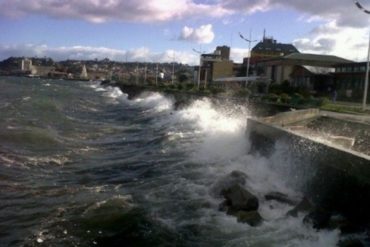 ¡QUÉ FUERTE! Por intentar hacerse una “selfie”, venezolano cayó y fue arrastrado por el mar en Chile: «Una ola lo agarró” (+Detalles)