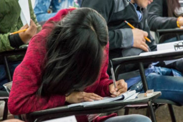 ¡IMPORTANTE! Venezolanos en Colombia podrán validar sus títulos de bachiller a partir de octubre (+Paso a paso)