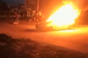 ¡VÉALO! Fuertes protestas en San Carlos: manifestantes quemaron un carro porque el régimen los mantiene sin energía eléctrica (+Video)