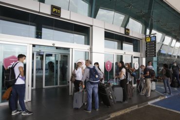 ¡INAUDITO! Cancelaron los vuelos de Conviasa fijados para este #19Sep para repatriar a 300 venezolanos varados en Panamá: «No sabemos qué sucedió»