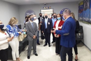¡SEPA! En la Dgcim dejaron de lado las torturas y pusieron a jugar básquet a los presos políticos durante visita de jueces y fiscales: «Procuramos que salgan diariamente a disfrutar del parque» ¡SEPA! En la Dgcim dejaron de lado las torturas y pusieron a jugar básquet a los presos políticos durante visita de jueces y fiscales: «Procuramos que salgan diariamente a disfrutar del parque»
