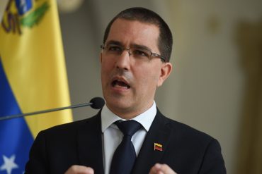 ¡DESESPERADOS! Arreaza dijo que el régimen pedirá que las Naciones Unidas tome control sobre el oro venezolano retenido en Londres