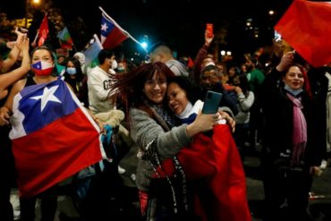 ¡LE CONTAMOS! Chile aprueba por abrumadora mayoría redactar una nueva Constitución