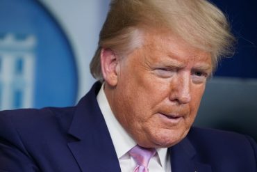 ¡URGENTE! AP: Persona cercana a Trump dijo que síntomas vitales del presidente fueron «muy preocupantes» en últimas 24 horas y que los próximos dos días serán cruciales