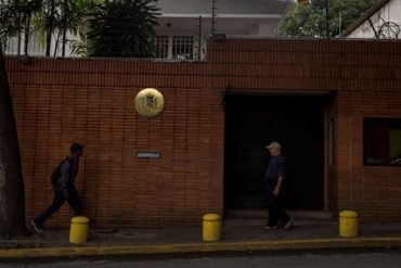 ¡INCREÍBLE! ABC: Denuncian constantes cortes de luz y de agua en la Embajada de España en Venezuela como medidas de “sabotaje”