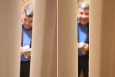 ¡VEA! Difunden OTRO polémico video de un sonriente Luis Parra contando una faja de billetes dentro de un baño (+Video)