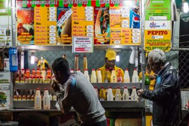 ¡NO LO PERDONARON! “En mi vida le hemos llamado así”: Un tuitero comentó que en Caracas le decían “hot dog” a los perrocalientes y se hizo viral