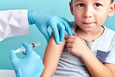 ¡IMPORTANTE! Una vacuna administrada a los niños podría generar inmunidad cruzada que los protege contra el coronavirus