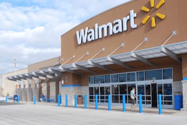 ¡SÉPALO! A pocos días de las elecciones, Walmart retira las exhibiciones de armas y municiones en EEUU por esta razón