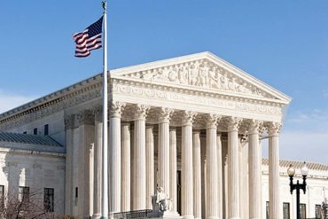 Tres estados de EEUU ya prohibieron el aborto tras fallo de la Corte Suprema