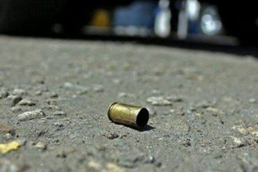 ¡HORROR! Menor de 17 años falleció tras dispararse accidentalmente mientras manipulaba un arma en la Colonia Tovar