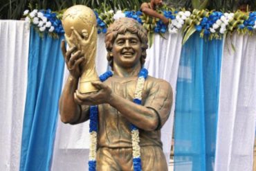 ¡LE CONTAMOS! “Nuestro Dios”: India recuerda a Diego Maradona y transforma un hotel en un museo