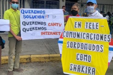 ¡ESTÁN CANSADOS! “Sin pelos en la lengua: está quebrada”: protestaron en la sede principal de Cantv en Caracas en rechazo a las fallas de servicio (+Video)