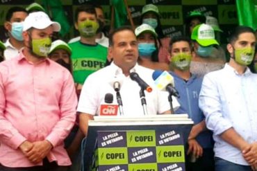 ¡DEBE SABERLO! “Falsificaron nuestro logo”: CNN denuncia que candidatos del Copei ilegítimo instalaron un micrófono falso de la cadena en su rueda de prensa