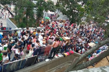 ¡QUÉ INCONSCIENTES! Las fotos de la terrorífica aglomeración de personas este #22Dic en el centro de Caracas sin medidas de bioseguridad