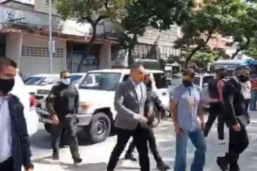 ¡SE LO MOSTRAMOS! “Con más escoltas que votantes”: Así fue la llegada de Maikel Moreno al liceo Andrés Bello de Caracas, su centro electoral (+Video)