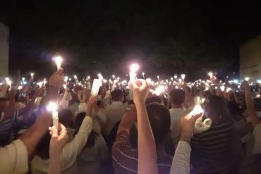 ¡DOLOSORO! En Güiria hicieron una procesión de luces y oraciones por las vidas perdidas en el naufragio (+Imágenes)