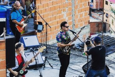 ¡MUY BUENO! Así disfrutaron los venezolanos el concierto de fin de año Desorden Público desde Petare (incluyó popurrí de Pastor López) (+Videos y Fotos)