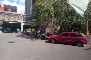 ¿A QUÉ LE TEMEN? Denuncian que presuntos colectivos agredieron a vecinos que intentaban instalar punto de la consulta popular en Parque Central