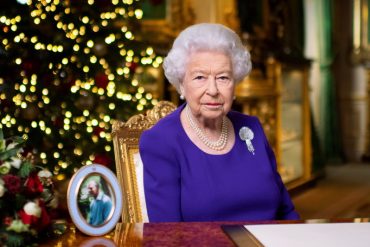 ¡MÍRELO! El emotivo discurso navideño de la Reina Isabel II en un año marcado por el distanciamiento y el covid-19: “No estás solo” (+Video)