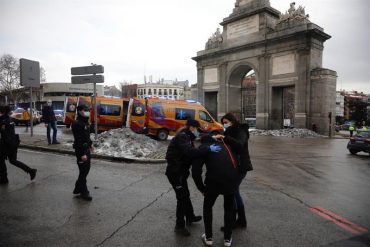 ¡LAMENTABLE! Venezolana que fue testigo de la explosión en Madrid que causó derrumbe de un edificio: “Todo está sumamente destruido”