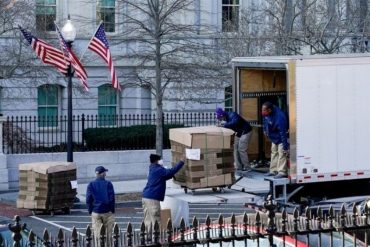 ¡VEA! Cientos de cajas vacías llegaron a la Casa Blanca este #14Ene para una “limpieza profunda” ordenada por Biden (+Video)