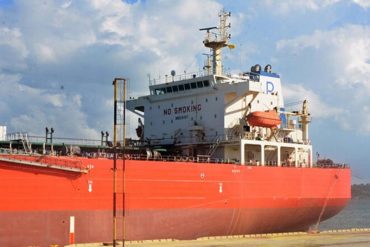 ¡ENTÉRESE! Tripulantes de buques que trasladan petróleo entre Venezuela y Cuba dieron positivo en covid-19