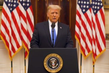 ¡VEA! “Les deseamos suerte, una palabra muy importante”: Trump dijo en su discurso de despedida que orará para que la “nueva administración” mantenga a EEUU “seguro y próspero” (+Video)