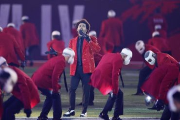 ¡VEA! Así fue el impactante show de medio tiempo de The Weeknd en el Super Bowl 2021 (+Video)