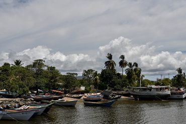 ¡UN ALIVIO! Una adolescente venezolana y su bebé de cinco meses recibieron libertad condicional en Trinidad y Tobago tras más de 40 días detenidos