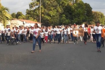 ¡LE MOSTRAMOS! En Turén marcharon para exigir justicia por doble femicidio registrado esta semana (+Videos)