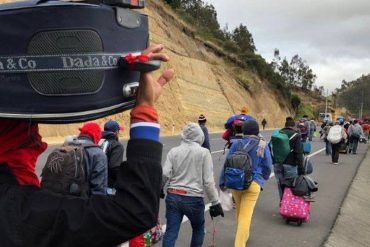 ¡TERRIBLE! Venezolanos pueden demorar hasta 17 días caminando para cruzar la frontera hacia Colombia y migrar del país a pie