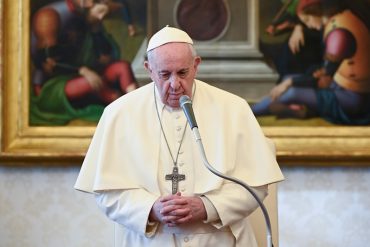 ¡BIEN CLARO! Papa Francisco pide no ignorar los “gritos de socorro” de las mujeres víctimas de violencia que se atreven a romper su silencio (+Video)