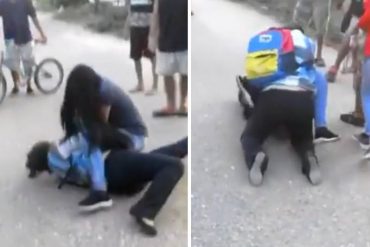 ¡QUÉ FUERTE! «Dale por la cara, dale duro»: Difunden trifulca entre dos mujeres en Zulia por irregularidades con las bolsas CLAP (+Video + la comunidad alentaba la pelea)