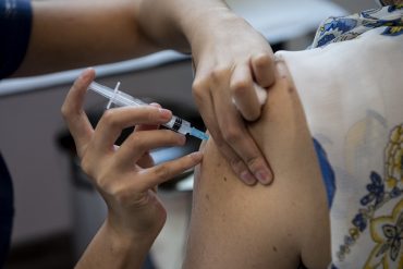 ¡DEBE SABER! Jefe de la misión de la OPS dice que acordaron incluir sugerencias de la sociedad científica en plan de vacunación contra COVID-19 en Venezuela