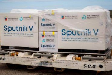 ¡ENTÉRESE! Llegan al país 50.000 dosis de la vacuna Sputnik V para “acelerar” vacunación del personal sanitario y mayores de 60 años