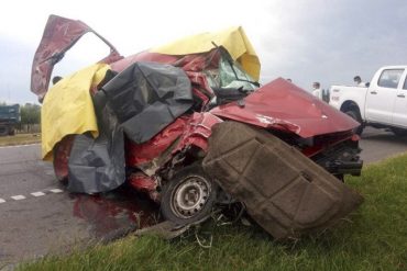 ¡TRÁGICO! Fallecieron tres venezolanos en un aparatoso accidente de tránsito en Argentina: un bebé quedó herido y autoridades buscan a familiares