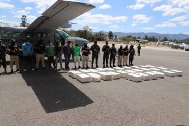 ¡LE MOSTRAMOS! Varios venezolanos detenidos por las fuerzas militares de Honduras tras incautación de un cargamento de 700 kg. de cocaína