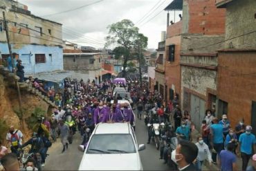 ¡LE CONTAMOS! Feligreses pidieron al Nazareno entre lágrimas salud para Venezuela durante recorrido en Caracas: “Solo él puede salvarnos” (+Fotos +Videos)