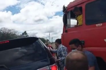 ¡LE MOSTRAMOS! “Régimen intenta amedrentar y sabotear”: así fue como diputados legítimos burlaron a los militares que impedían paso hacia El Tigre (+Video)