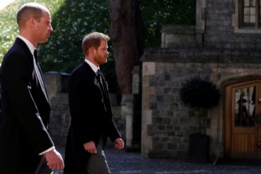 ¡LE CONTAMOS!  Intérpretes y lectores de labios lograron descifrar lo que el príncipe Harry y el príncipe William se dijeron en el funeral del Duque de Edimburgo