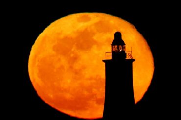 ¡LE MOSTRAMOS! La superluna rosa iluminará los cielos durante tres días a partir del #26Abr