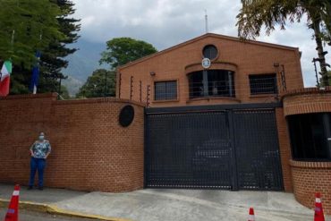 ¡LE CONTAMOS! Denuncian que dos personas intentaron ingresar forzosamente al Consulado italiano en Caracas (+Fotos)