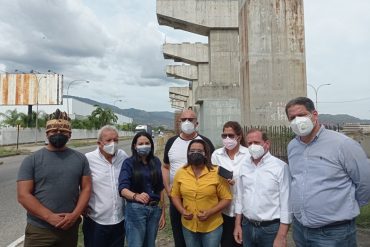 ¡EFICIENCIA O NADA! “La demostración más grande de corrupción del régimen”: diputados de la AN legítima visitaron la obra inconclusa del Metro de Guarenas