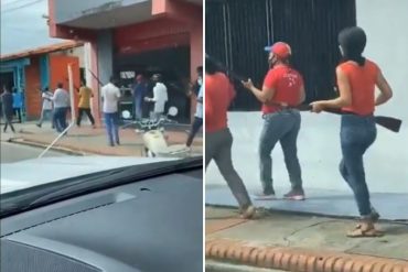 ¡VEA! Momento vergonzoso: milicianos caminaron por las calles de Sabaneta de Barinas portando supuestos rifles y en medio del conflicto en la frontera (+Video)