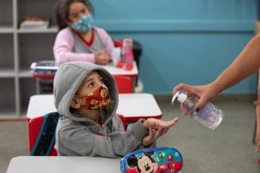 OPS alerta sobre aumento de covid-19, gripe y otro virus respiratorio en América Latina