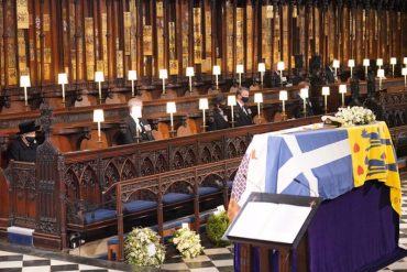 ¡AQUÍ LO TIENE! Así sonó el ‘God save the queen’ en el restringido funeral del duque de Edimburgo (+Video)