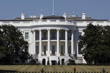 Captan el momento exacto en que un rayo cae en la Casa Blanca: 2 personas murieron y otras 2 resultaron heridas (+Video)