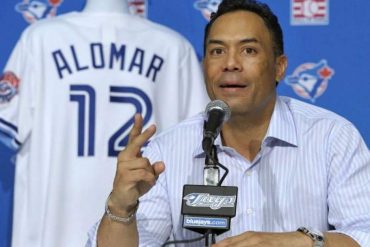 ¡ENTÉRESE! Expelotero Roberto Alomar fue despedido como consultor de la MLB por una acusación de acoso sexual