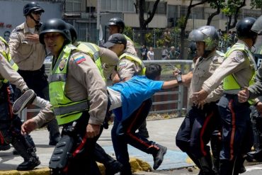 ¡DESPUÉS DE CUATRO AÑOS! Condenaron a ocho expolicías bolivarianos por trato cruel y violación a joven detenido durante protestas de 2017